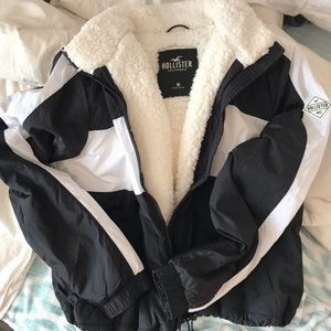 Hollister sherpa lined windbreaker